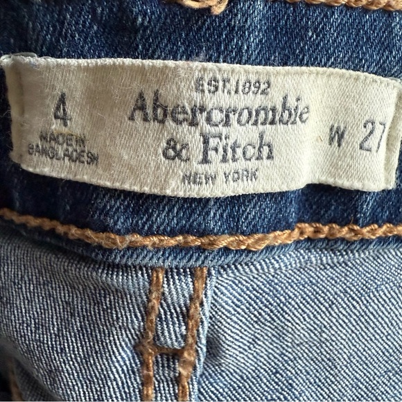 Abercrombie & Fitch Shorts Size 4 / 27 Blue Denim Jean Short Raw Hems Distressed - Picture 10 of 13